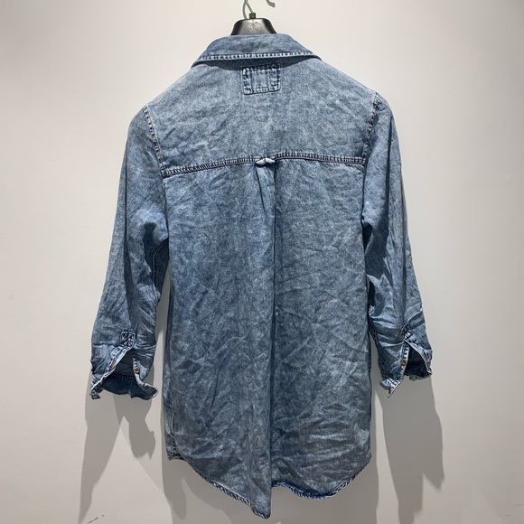 Oversized light denim button down shirt - Picture 5 of 7